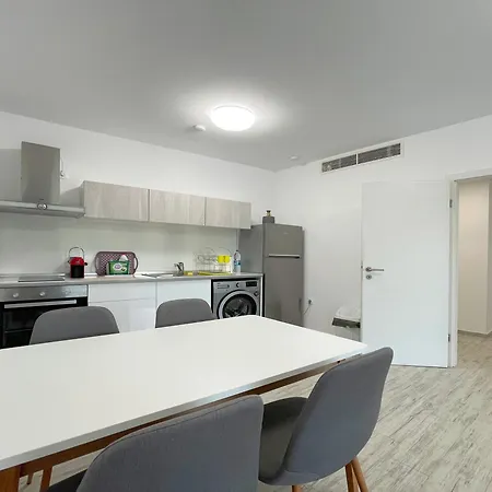 Peter House - Free Parking Appartamento *